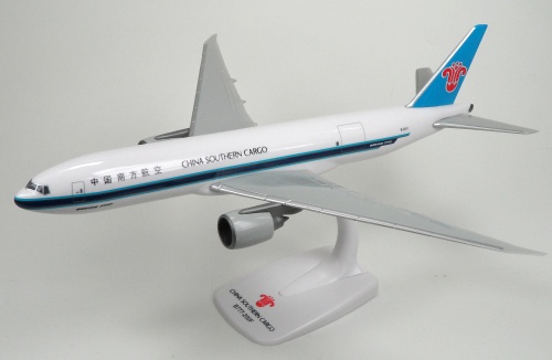 CHINA SOUTHERN AIRLINES CARGO BOEING 777-200F 1/200 SCALE DESK 
