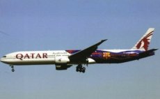 Qatar Airways Boeing 777-300 A7-BAE FC Barcelona cs postcard