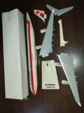 TAP Air Portugal Airbus A340-300 1/200 scale desk model USED