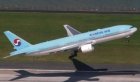 KOREAN AIR BOEING 777-200 HL7526 POSTCARD