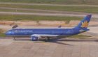 VIETNAM AIRLINES AIRBUS A330-200 VN-A377 POSTCARD