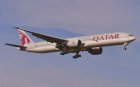 QATAR AIRWAYS BOEING 777-300 A7-BAQ POSTCARD