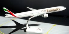 Emirates Boeing 777-300 1/200 scale desk model new Herpa Snapfit