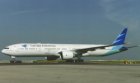 Garuda Indonesia Boeing 777-300 PK-GIF postcard