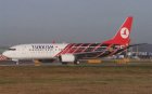 Turkish Airlines Boeing 737-800 TC-JFV postcard