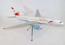 Austrian Airlines Boeing 777-200 1/100 scale desk model Long Prosper
