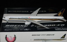 Singapore Airlines Boeing 777-300 9V-SWD 1/400