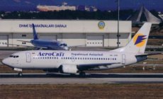 Aerosvit Ukraine Boeing 737-300 UR-VVR postcard