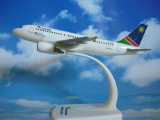 Air Namibia Airbus A319 1/200 scale desk model Herpa Snapfit