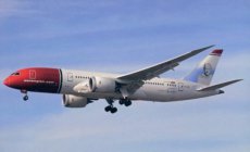 Norwegian Boeing 787 EI-LNB postcard