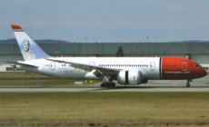 Norwegian Boeing 787-8 EI-LNB postcard