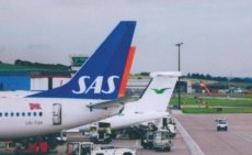 Aberdeen Airport - SAS Scandinavian Boeing 737 & Wideroe Dash 8 - postcard