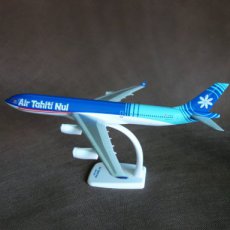 Air Tahiti Nui Airbus A340-300 1/200 scale desk model