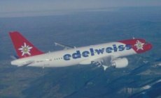 Airline Airbus issue postcard - Edelweiss Air Airbus A320