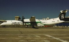 Alaska Airlines / Horizon Air Dash 8 Q400 N452QX @ Los Angeles postcard