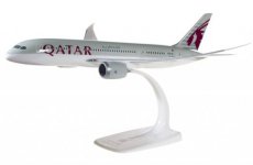 Qatar Airways Boeing 787-8 A7-BCB 1/200 scale desk Qatar Airways Boeing 787-8 A7-BCB 1/200 scale desk model