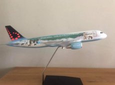 Brussels Airlines Airbus A320-200 Bruegel 1/100 scale desk model