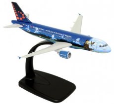 Brussels Airlines Airbus A320-200 Magritte 1/200 scale desk model
