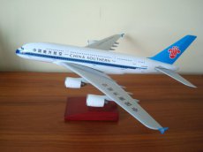 CHINA SOUTHERN AIRLINES AIRBUS A380 1/200 CHINA SOUTHERN AIRLINES AIRBUS A380 1/200