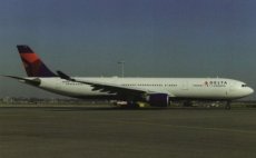 Delta Airlines Airbus A330-300 N813NW postcard