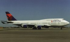 Delta Airlines Boeing 747-400 N661US postcard