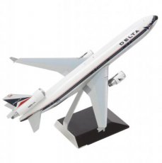 Delta Airlines MD-11 1/200 scale desk model NEW