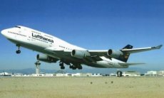 Lufthansa Boeing 747-400 D-ABVA postcard