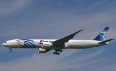 Egyptair Boeing 777-300ER SU-GDL @ London Heathrow Egyptair Boeing 777-300ER SU-GDL @ London Heathrow 2010 - postcard