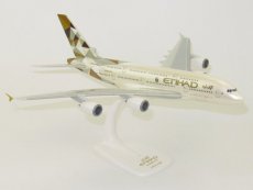 Etihad Airways Airbus A380 A6-APJ 1/250 scale desk Etihad Airways Airbus A380 A6-APJ 1/250 scale desk model