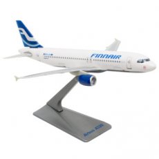 Finnair Airbus A320-200 1/200 scale desk model Finnair Airbus A320-200 1/200 scale desk model