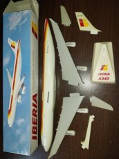 Iberia Airbus A340-300 1/200 scale desk model USED