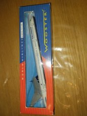 Icelandair Boeing 757-200 1/200 scale desk model USED Wooster