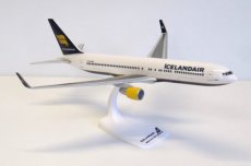 Icelandair Boeing 767-300ER TF-ISW 1/200 scale des Icelandair Boeing 767-300ER TF-ISW 1/200 scale desk model