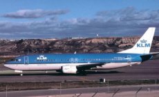 KLM Boeing 737-400 PH-BDR @ Madrid postcard