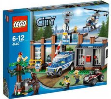 Lego City 4440 - Forest Police Station Lego City 4440 - Forest Police Station