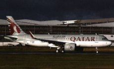 Qatar Airways Airbus A320 neo D-AXAN / A7-AJB postcard