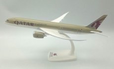 Qatar Airways Boeing 787-9 A7-BHH 1/200 scale desk Qatar Airways Boeing 787-9 A7-BHH 1/200 scale desk model PPC
