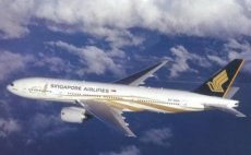Singapore Airlines Boeing 777-200ER 9V-SQA postcard