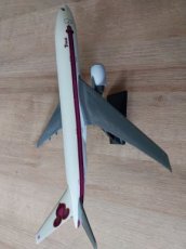 Thai Airways International Boeing 777-200 1/200 scale desk model NO BOX