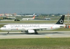 Turkish Airlines Airbus A321 TC-JRB Star Alliance - Istanbul 2018 - postcard