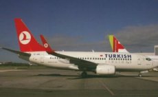 Turkish Airlines Boeing 737-700 TC-JKN @ Lisbon 2011 - postcard