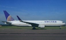 United Airlines Boeing 767-300ER N674UA postcard